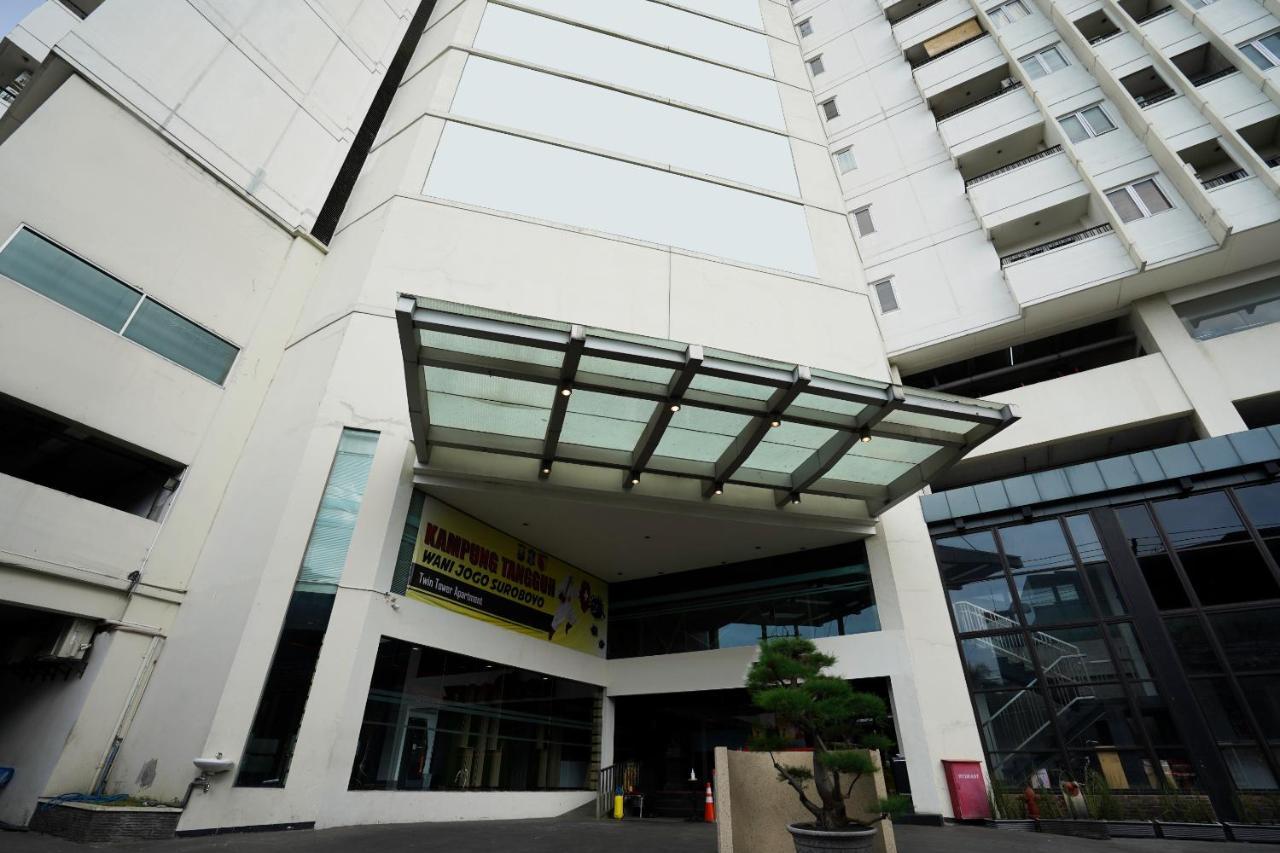 Collection O 29 Twin Tower Hotel Surabaya Exterior foto