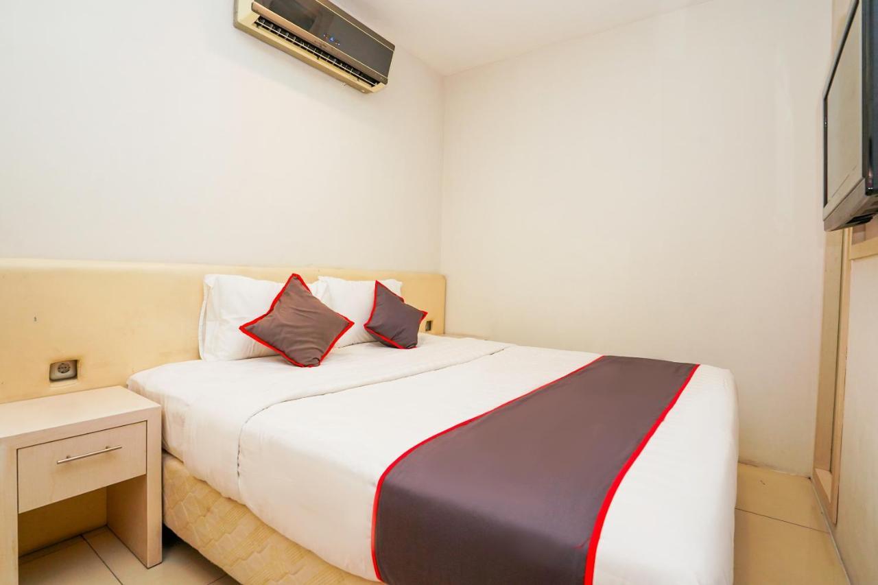 Collection O 29 Twin Tower Hotel Surabaya Exterior foto