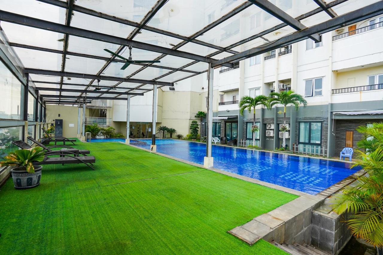 Collection O 29 Twin Tower Hotel Surabaya Exterior foto