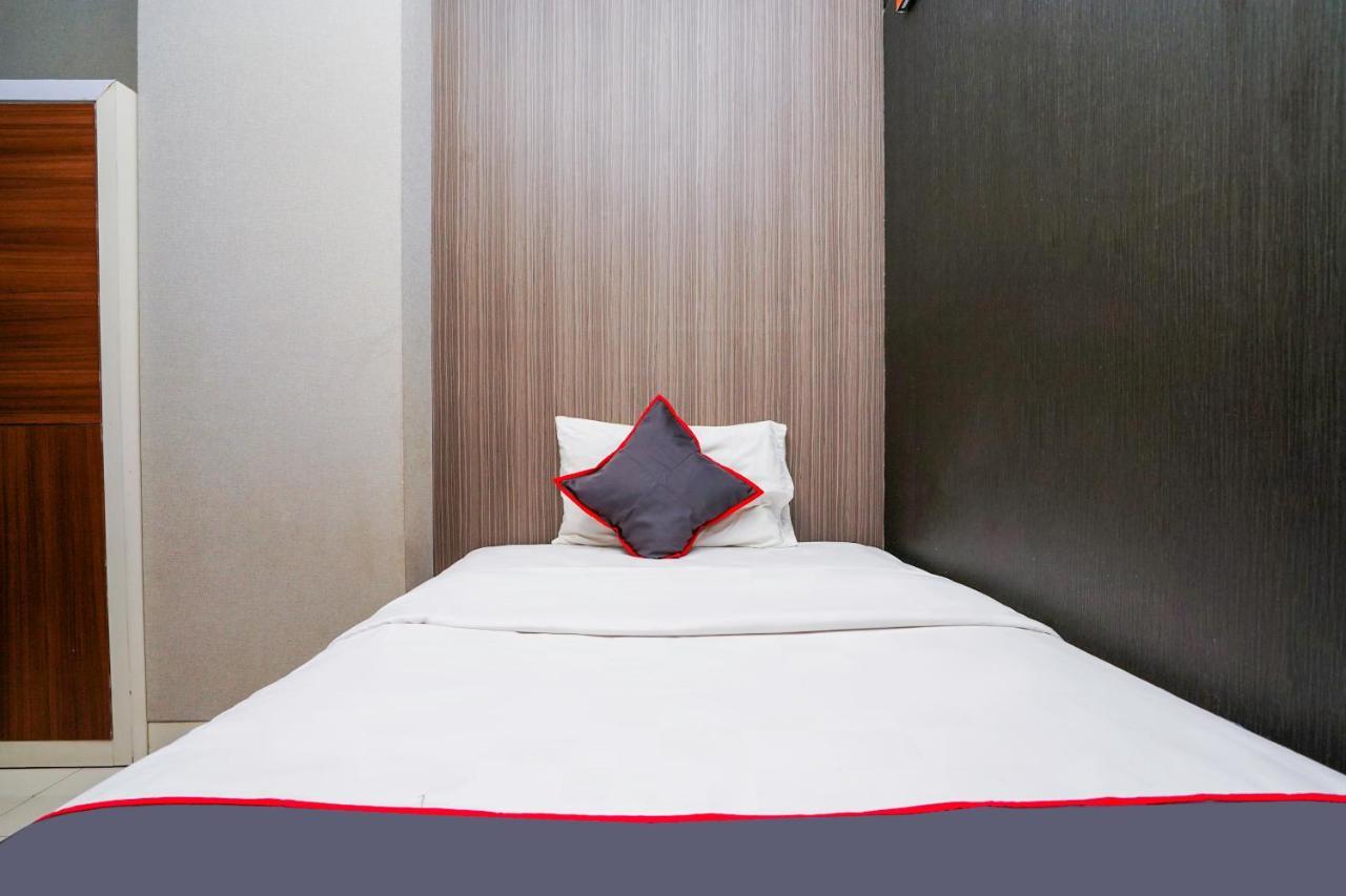Collection O 29 Twin Tower Hotel Surabaya Exterior foto