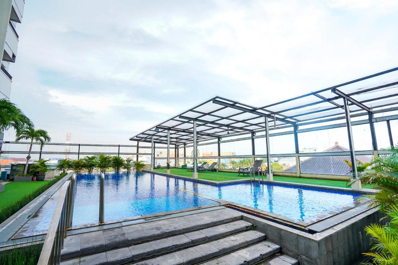 Collection O 29 Twin Tower Hotel Surabaya Exterior foto