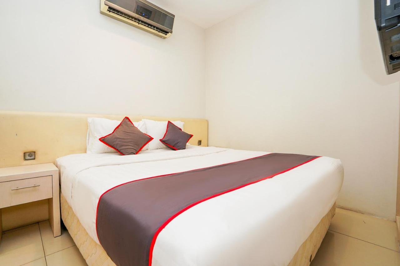 Collection O 29 Twin Tower Hotel Surabaya Exterior foto