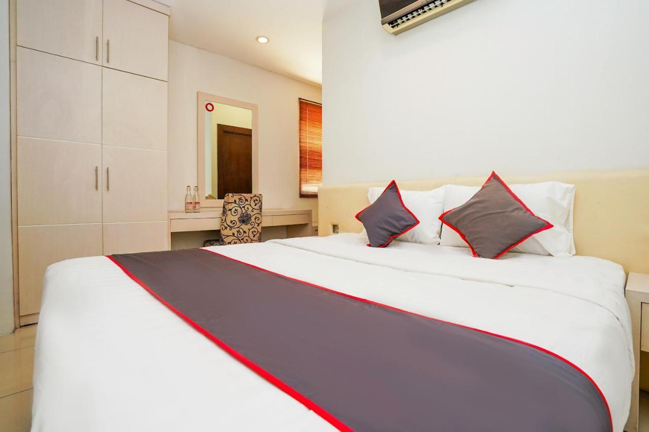 Collection O 29 Twin Tower Hotel Surabaya Exterior foto