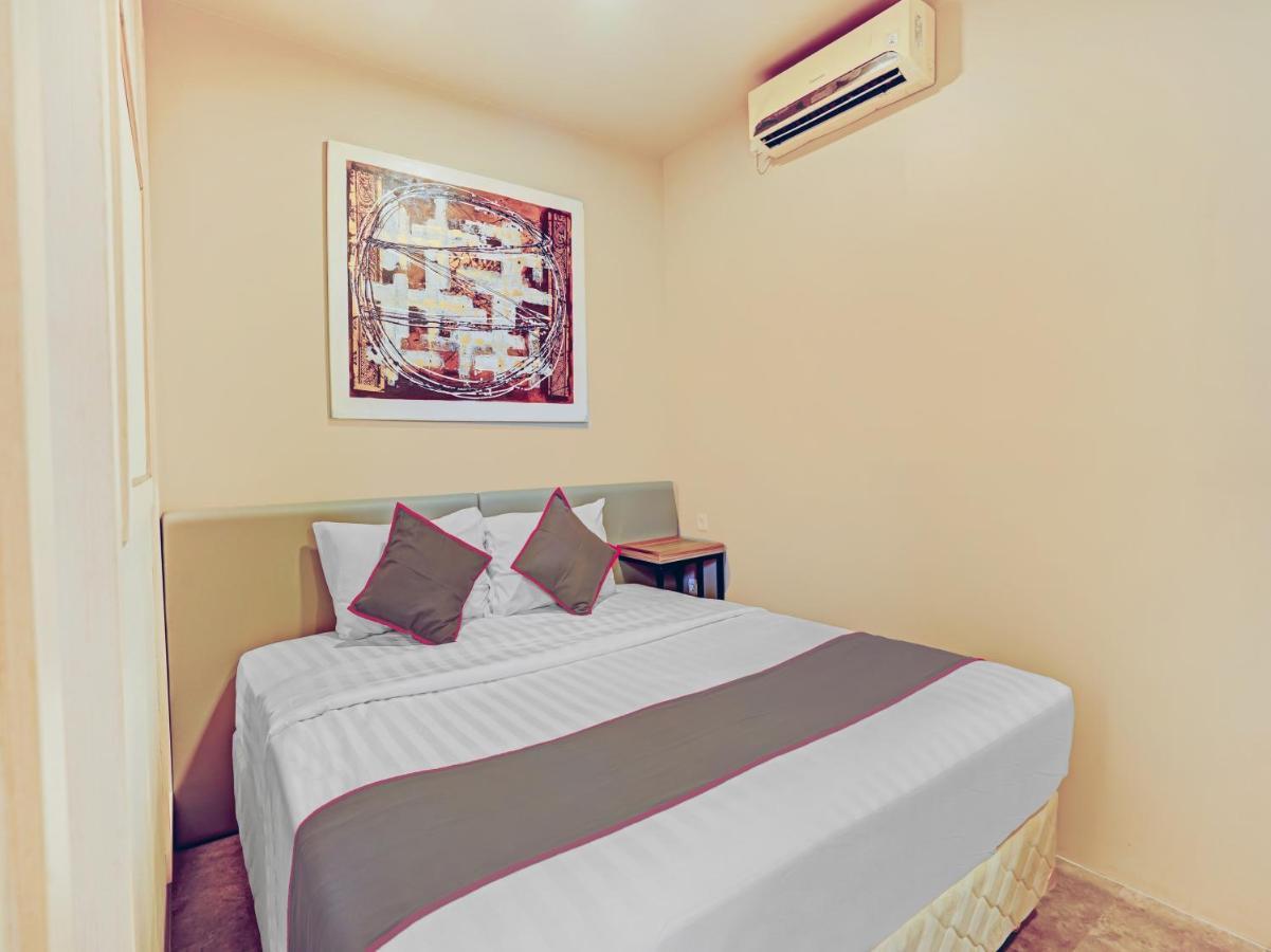 Collection O 29 Twin Tower Hotel Surabaya Exterior foto