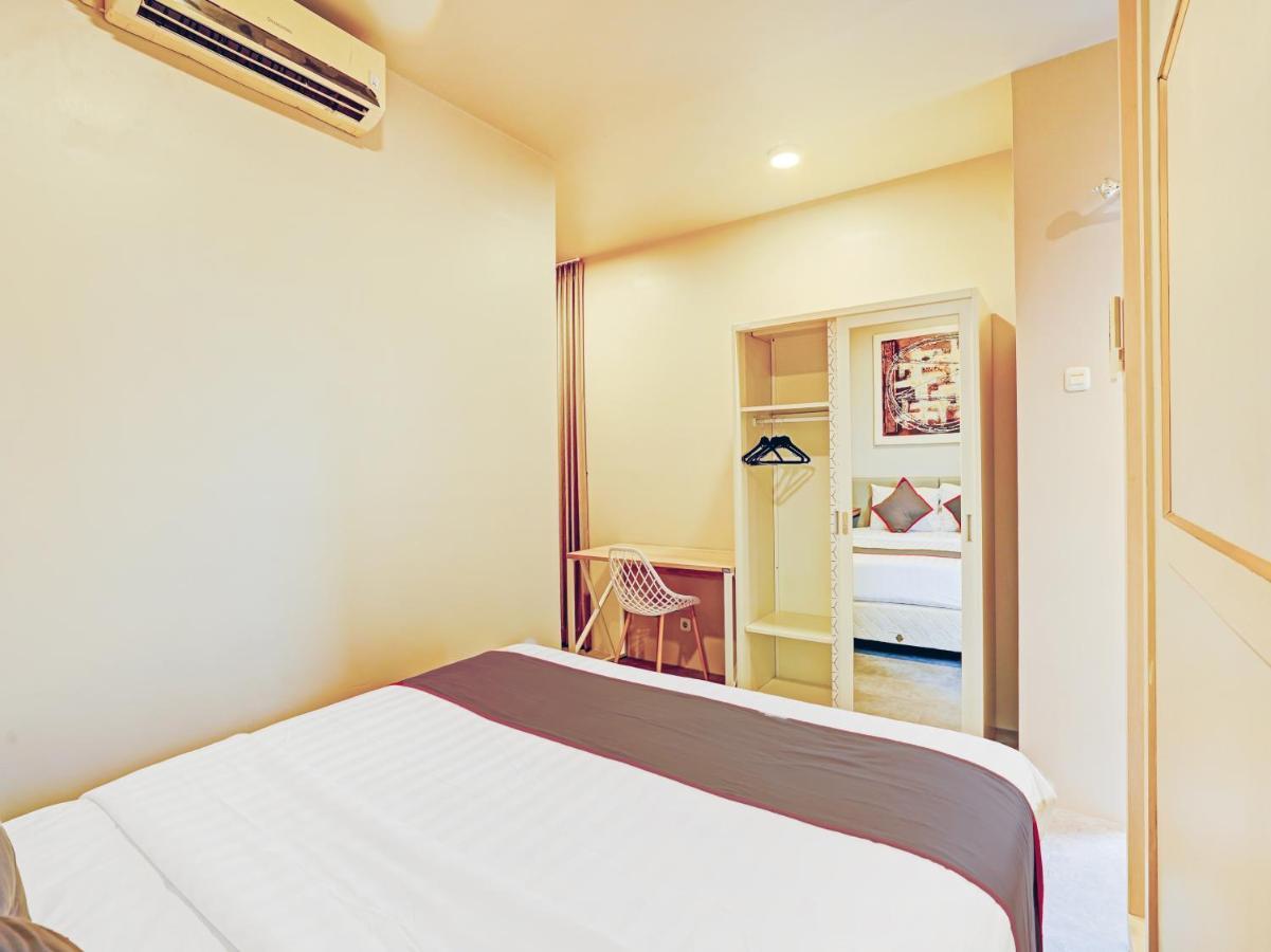 Collection O 29 Twin Tower Hotel Surabaya Exterior foto