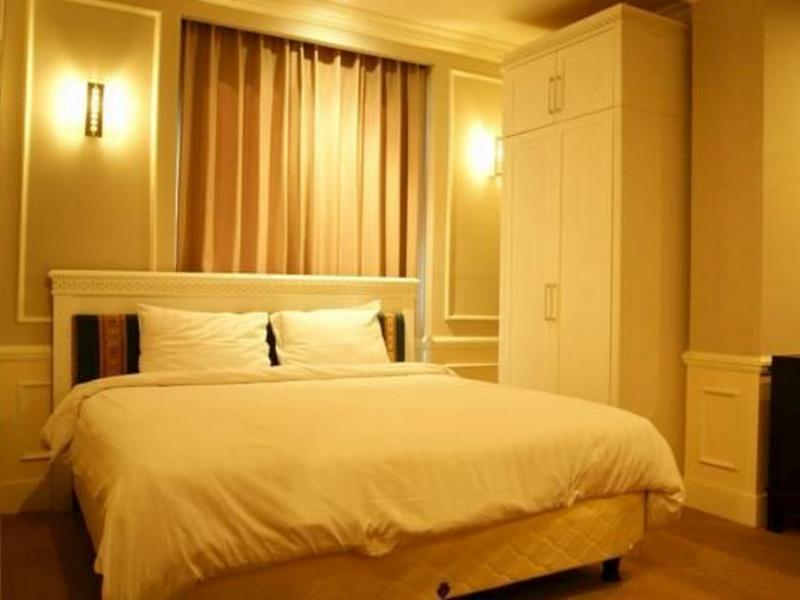 Collection O 29 Twin Tower Hotel Surabaya Exterior foto