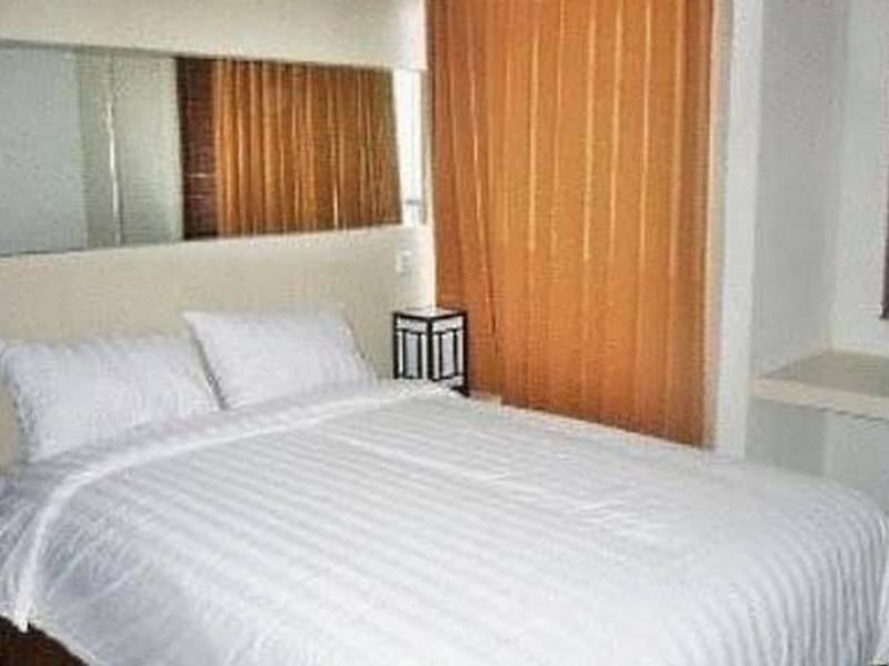 Collection O 29 Twin Tower Hotel Surabaya Exterior foto